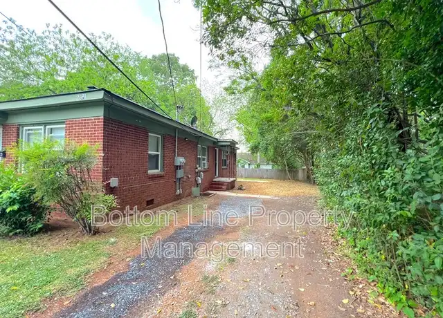 Property at 2831 Parkway Ave Unit B, Charlotte, NC, 28208, 2 beds, 1 bath, [object Object]