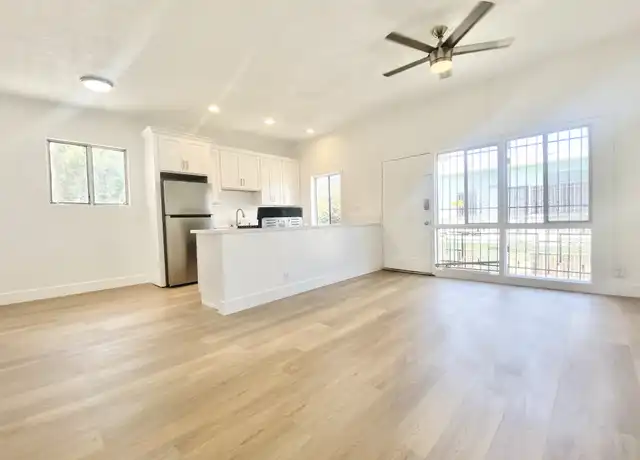 Property at 10214 S 10th Ave Unit 6A, Inglewood, CA, 90303, 2 beds, 1 bath, [object Object]