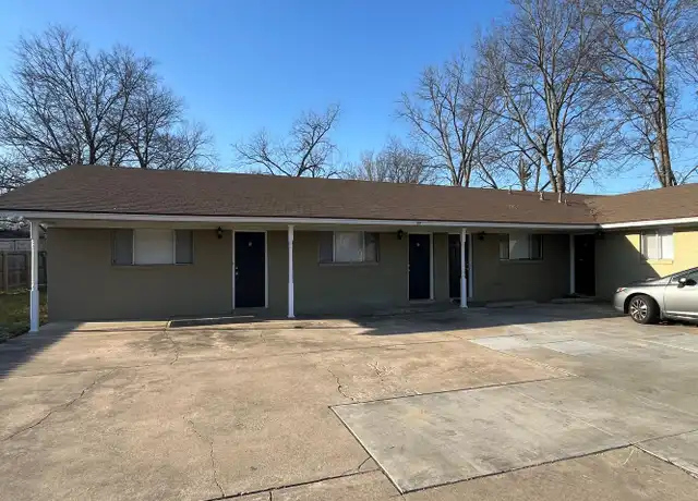 Property at 210 E Parkway Dr Unit A, Russellville, AR, 72801, 3 beds, 2 baths, [object Object]