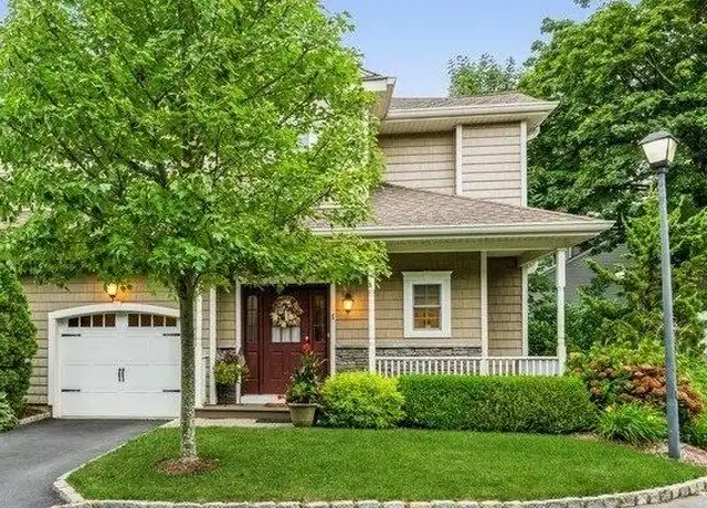 Property at 5 Stratford Pl, Huntington, NY, 11743, 3 beds, 2.5 baths, [object Object]