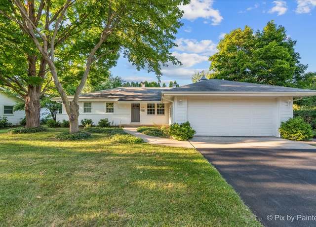 Photo of 838 Harriet Ln, Barrington, IL 60010