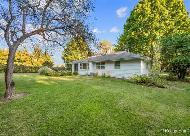 Photo of 838 Harriet Ln, Barrington, IL 60010