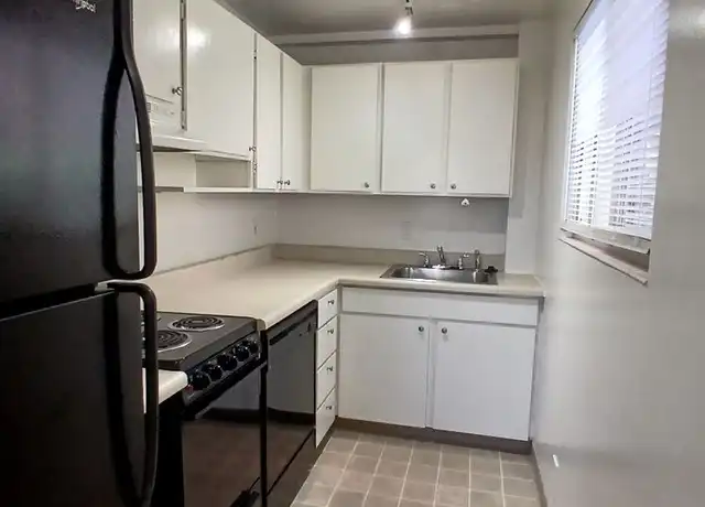 Property at Santa Fe Apartments - 1417 Belmont Ave, Seattle, WA, 98122, 1 bed, 1 bath, [object Object]