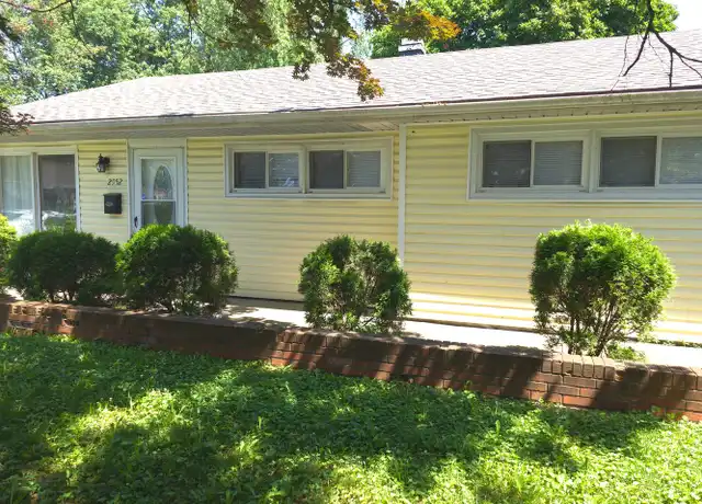 Property at 2952 Garey Ln, Louisville, KY, 40216, 3 beds, 1 bath, [object Object]