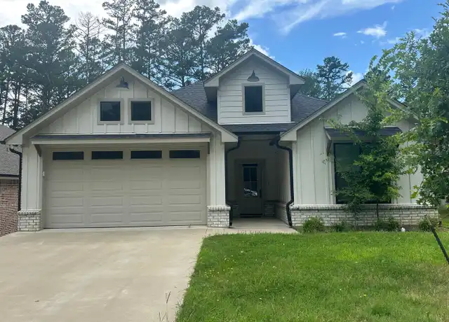Property at 2915 S Vine Ave, Tyler, TX, 75701, 4 beds, 2 baths, [object Object]