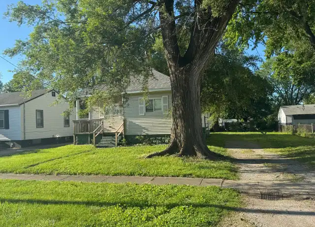 Property at 2160 E Reservoir St, Springfield, IL, 62702, 2 beds, 1 bath, [object Object]