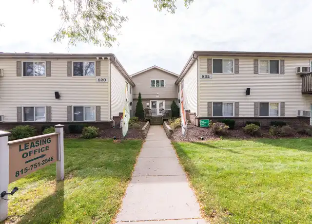 Property at 820 Edgebrook Dr Unit 1, DeKalb, IL, 60115, 3 beds, 1 bath, [object Object]