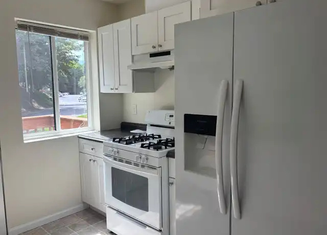 Property at 3 Hook Rd Unit 63G, Poughkeepsie, NY, 12601, 1 bed, 1 bath, [object Object]