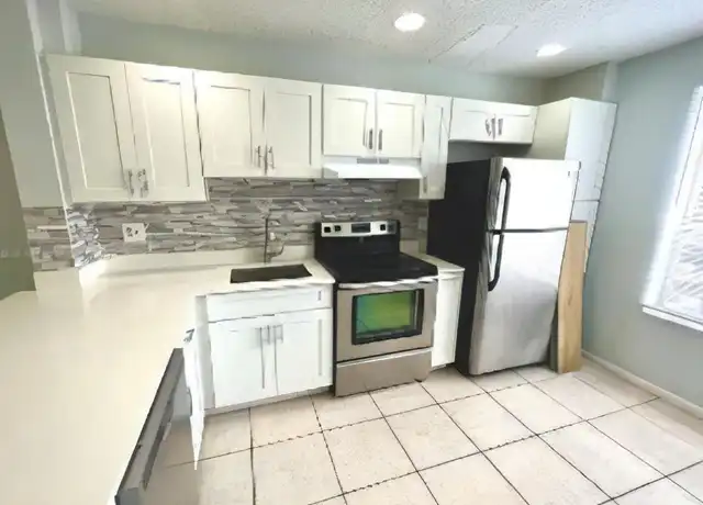 Property at 8057 SW 21st Ct, Miramar, FL, 33025, 2 beds, 2 baths, [object Object]