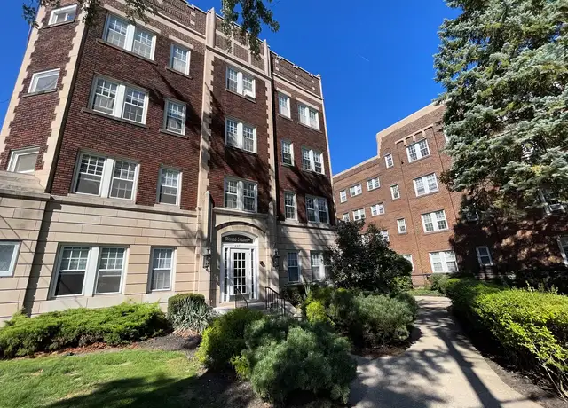 Photo of 2477 Overlook Rd, Cleveland, OH 44106
