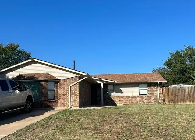 Property at 327 NE Skyline Cir, Lawton, OK, 73507, 3 beds, 2 baths, [object Object]