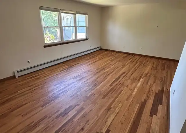 Property at 9 Conway Ct, Glen Cove, NY, 11542, 3 beds, 1.5 baths, [object Object]
