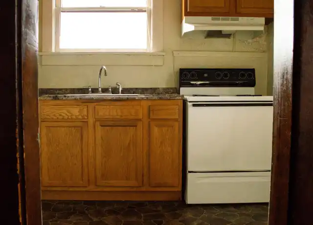 Property at 407 Clinton Ave, Steubenville, OH, 43952, 2 beds, 1 bath, [object Object]