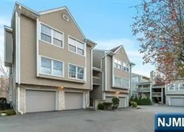 Property at 543 Windsor Dr, Palisades Park, NJ, 07650, 3 beds, 2.5 baths, [object Object]