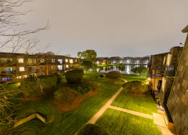 Property at 9397 Bay Colony Dr Unit 3W, Des Plaines, IL, 60016, 2 beds, 1 bath, [object Object]