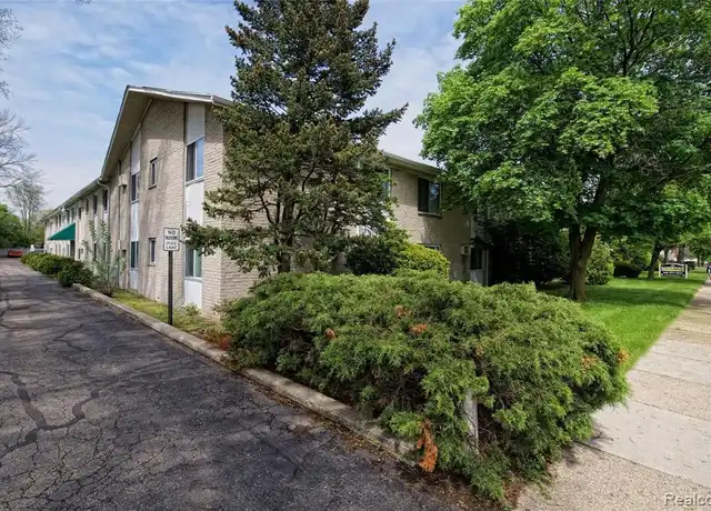 Property at 12800 W 9 Mile Rd, Oak Park, MI, 48237, 2 beds, 1 bath, [object Object]