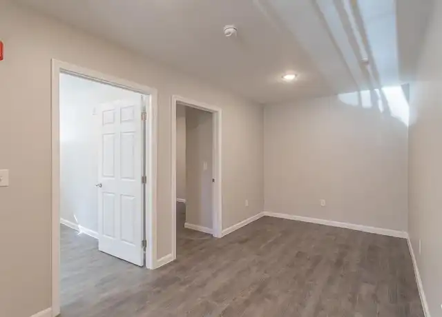 Property at Elizabeth Manor - 7100 W Chester Pike, Upper Darby Township, PA, 19082, 1 bed, 1 bath, [object Object]