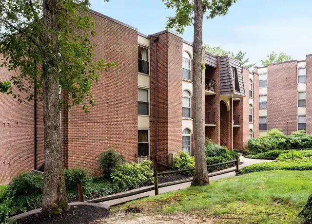 Property at 3334 Woodburn Village Dr #33, Annandale, VA, 22003, 2 beds, 1.5 baths, [object Object]