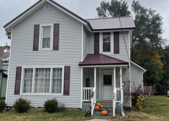 Property at 15 Vine St, Hillsdale, MI, 49242, 4 beds, 1.5 baths, [object Object]