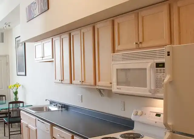Property at 825 W Spruce St, Missoula, MT, 59802, 1 bed, 1 bath, [object Object]