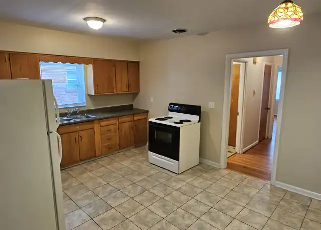 Property at 121 McArthur Dr, Louisville, KY, 40207, 1 bed, 1 bath, [object Object]
