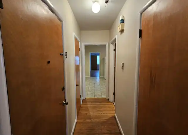 Property at 121 McArthur Dr, Louisville, KY, 40207, 1 bed, 1 bath, [object Object]