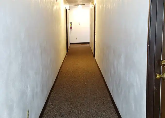 Property at 585 Adams Ave Unit 105, Owatonna, MN, 55060, 1 bed, 1 bath, [object Object]