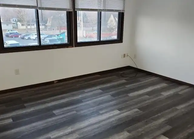 Property at 585 Adams Ave Unit 105, Owatonna, MN, 55060, 1 bed, 1 bath, [object Object]