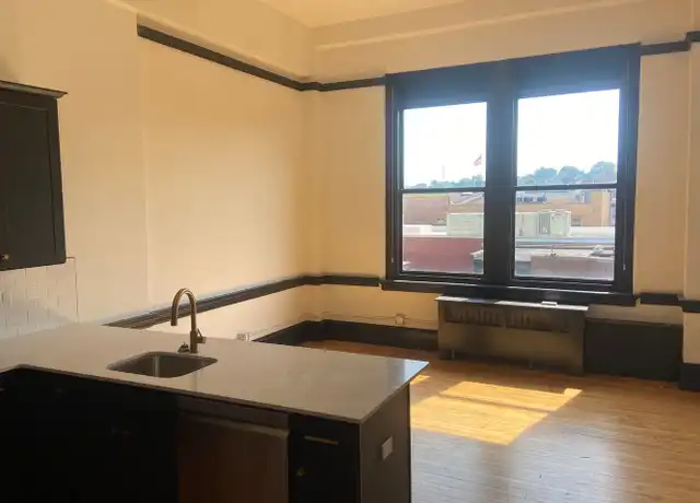 Property at 400 Northampton St Unit 304, Easton, PA, 18042, 1 bed, 1 bath, [object Object]