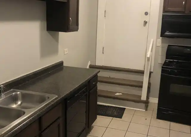 Property at 3848 W Grand Ave, Chicago, IL, 60651, 2 beds, 1 bath, [object Object]
