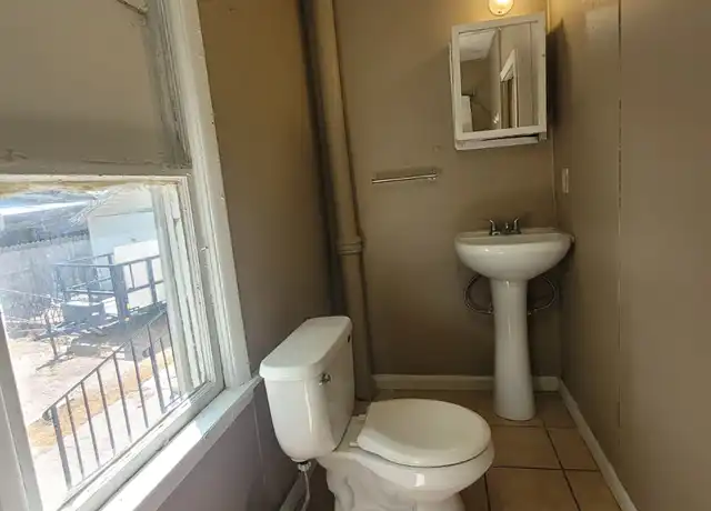 Property at 921 W 4th St Unit 1, Grand Island, NE, 68801, 0 beds, 1 bath, [object Object]