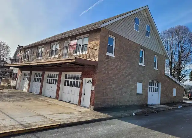 Property at 215 E 20th St Unit B-Rt side, Northampton, PA, 18067, 2 beds, 1 bath, [object Object]