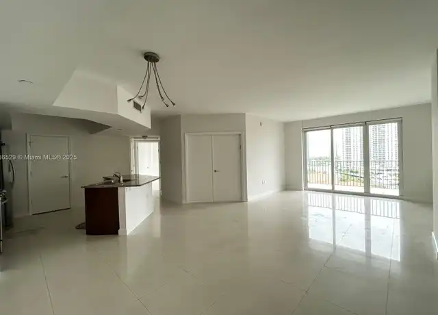 Property at 19900 E Country Club Dr #1005, Miami, FL, 33180, 3 beds, 3 baths, [object Object]