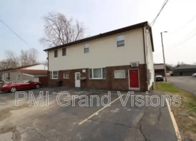 Property at 16 W Buchanan Ave Unit 1, Charleston, IL, 61920, 2 beds, 1 bath, [object Object]