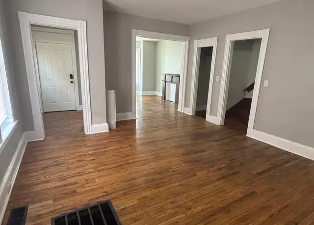 Property at 100-106 Maple St Unit 100, Bridgeport, CT, 06608, 6 beds, 2 baths, [object Object]