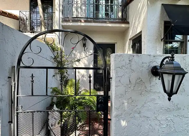 Property at 821 SE 2nd St, Fort Lauderdale, FL, 33301, 2 beds, 2.5 baths, [object Object]