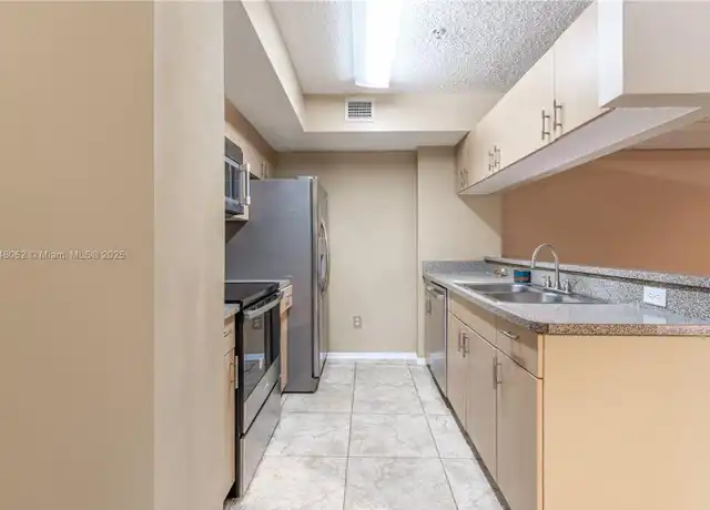 Property at 450 S Park Rd Unit 5-307, Hollywood, FL, 33021, 3 beds, 2 baths, [object Object]