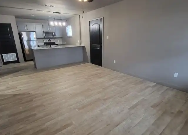 Property at Lick Estates - 1407 N Albert Pike Ave, Fort Smith, AR, 72904, 2 beds, 2 baths, [object Object]