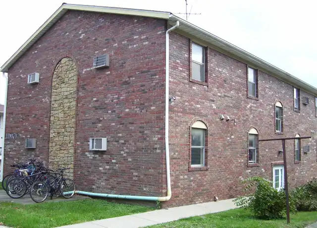 Property at 406 E 11th St Apt 4, Bloomington, IN, 47408, 1 bed, 1 bath, [object Object]