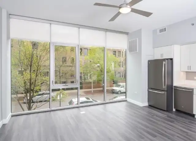 Property at 905 W Montrose Ave, Chicago, IL, 60613, 1 bed, 1 bath, [object Object]
