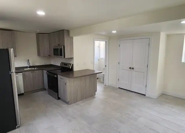 Property at 109 E 6th Ave, Cheyenne, WY, 82001, 0 beds, 1 bath, [object Object]