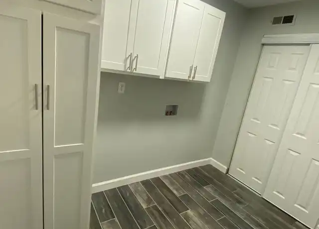 Property at 3233 Summerhill Ln Unit 3233, Columbus, OH, 43221, 2 beds, 1.5 baths, [object Object]