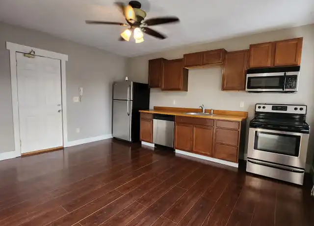 Property at 739 17th St Unit 739-4, Des Moines, IA, 50314, 1 bed, 1 bath, [object Object]