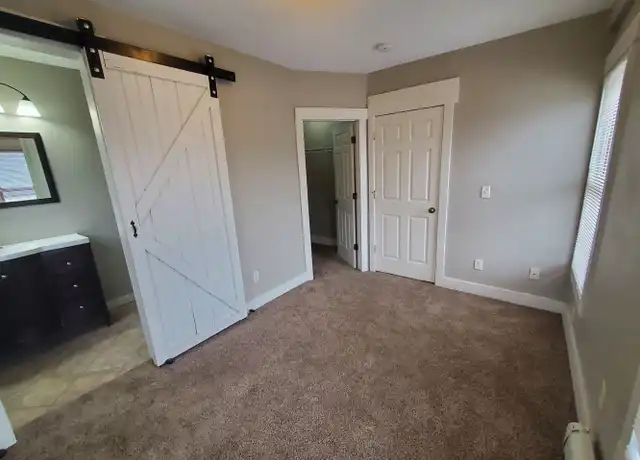 Property at 739 17th St Unit 739-4, Des Moines, IA, 50314, 1 bed, 1 bath, [object Object]