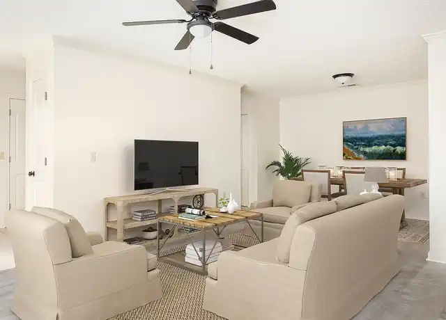 Property at Creekside Apartments - 2424 Roberts Ln, Florence, AL, 35630, 2 beds, 2 baths, [object Object]