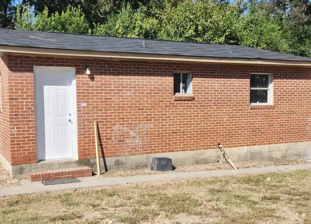 Property at 402 Curtis St, Warner Robins, GA, 31093, 2 beds, 1 bath, [object Object]