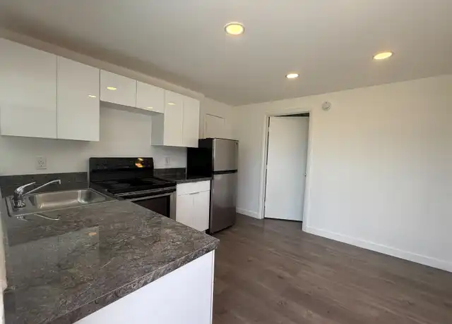 Property at 1725 NE 148th St Unit 03, Miami, FL, 33181, 1 bed, 1 bath, [object Object]