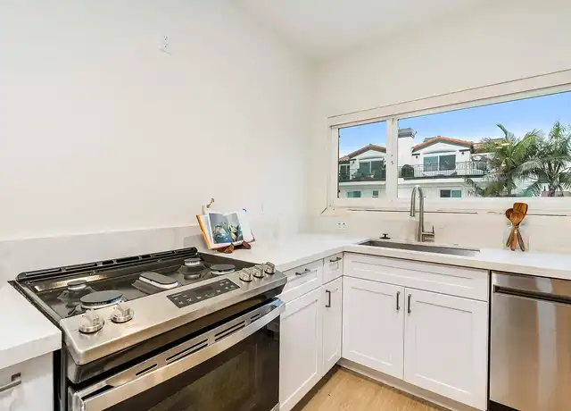 Property at Sea Skiff Apartments Luxury and Ocean Views in Hermosa Beach - 150 10th St, Hermosa Beach, CA, 90254, 1 bed, 1 bath, [object Object]