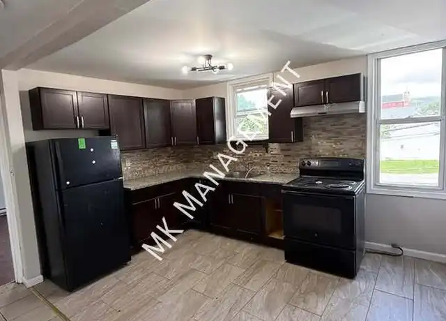 Property at 1121 Jackson St Unit 2, Scranton, PA, 18504, 2 beds, 1 bath, [object Object]