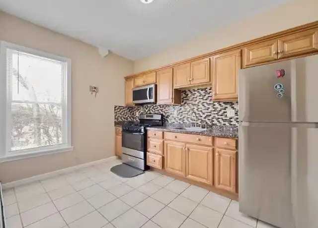 Property at 9 Arch Ave Unit 1, Haverhill, MA, 01832, 3 beds, 1 bath, [object Object]
